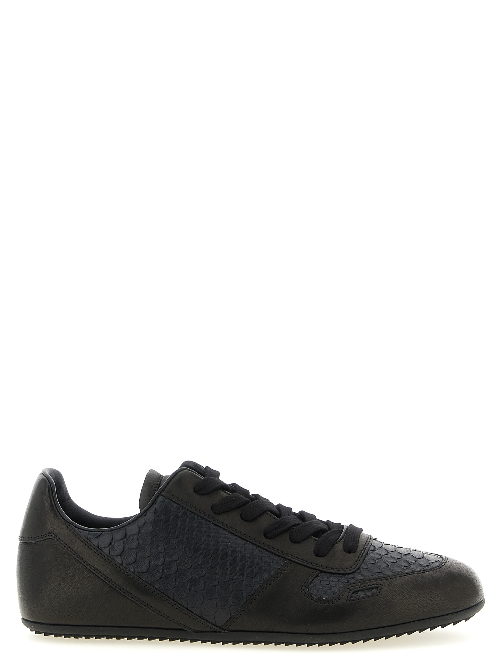 'Minimal Sneaks' sneakers