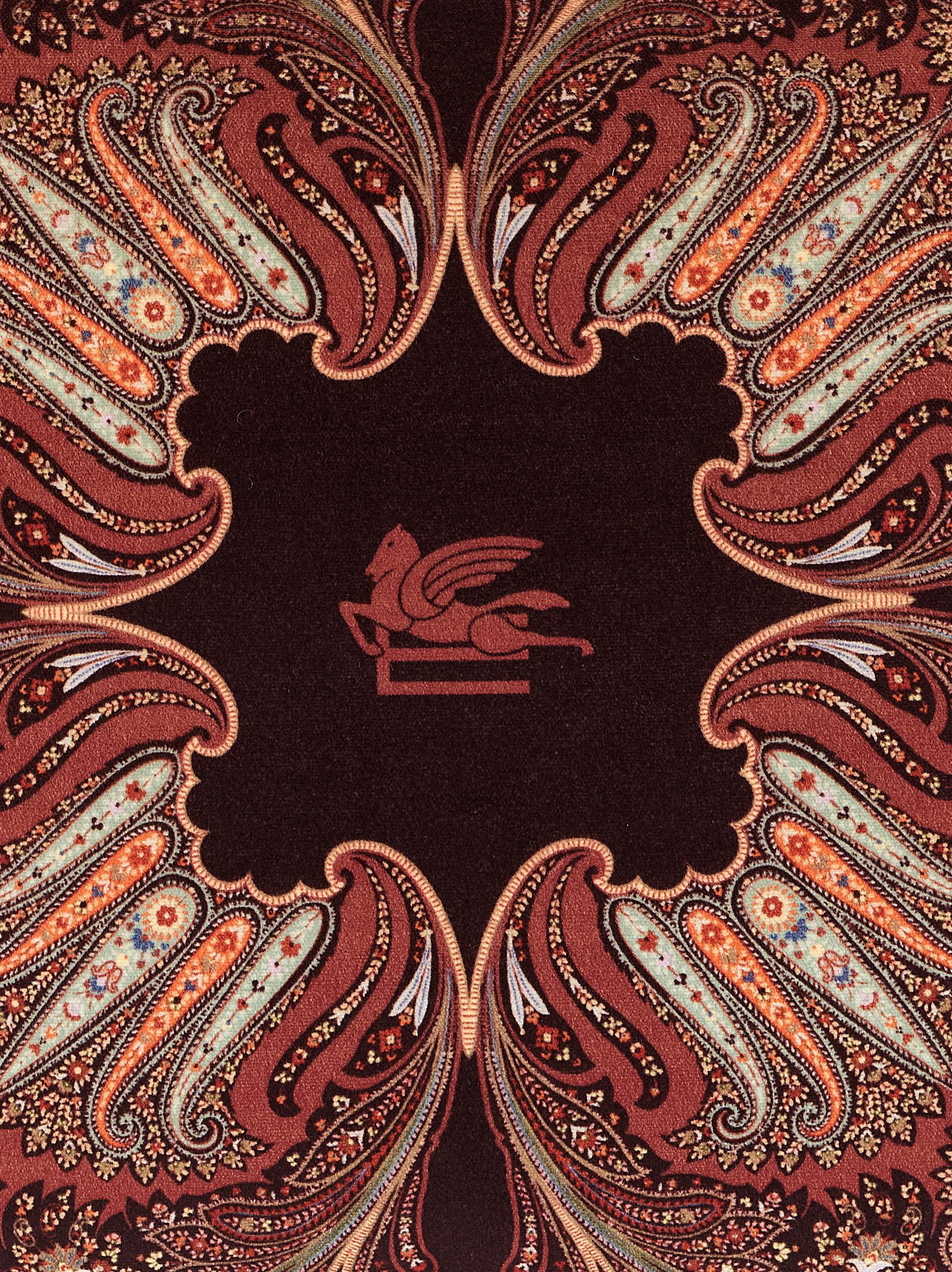 UKAB000199KP510X0865_06_M_2025-10-23T07-08-05.488Z.jpg Velvet pillow - Image 3