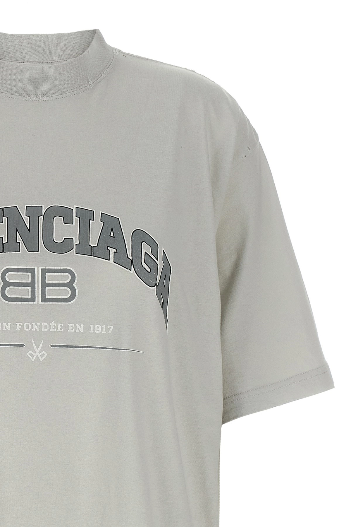 balenciaga グレー サッカーシャツ バレンシアガからサッカー着想の限定ウェア、“AOYAMA”のネーム