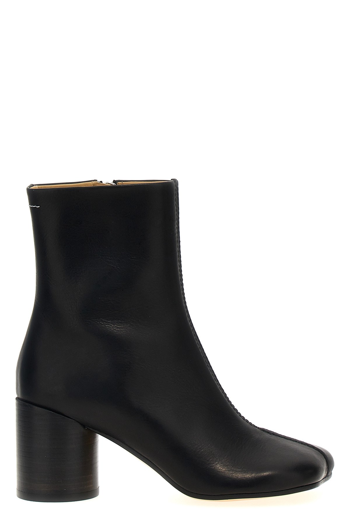 Mm6 Maison Margiela Round Toe Leather Ankle Boots With Seam Detailing In Black