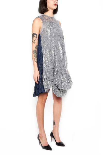 Dress without sleeves and with Ruffles