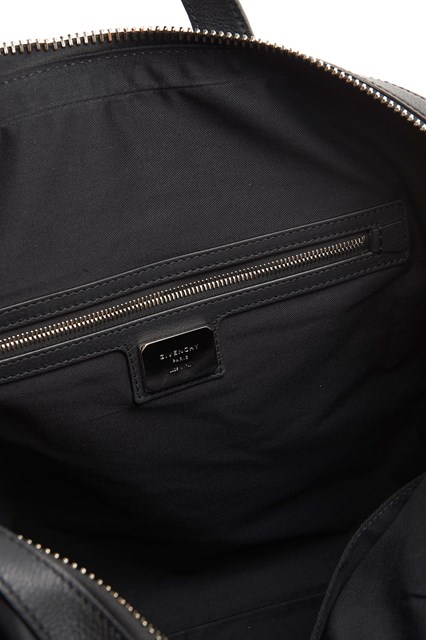 GIVENCHY